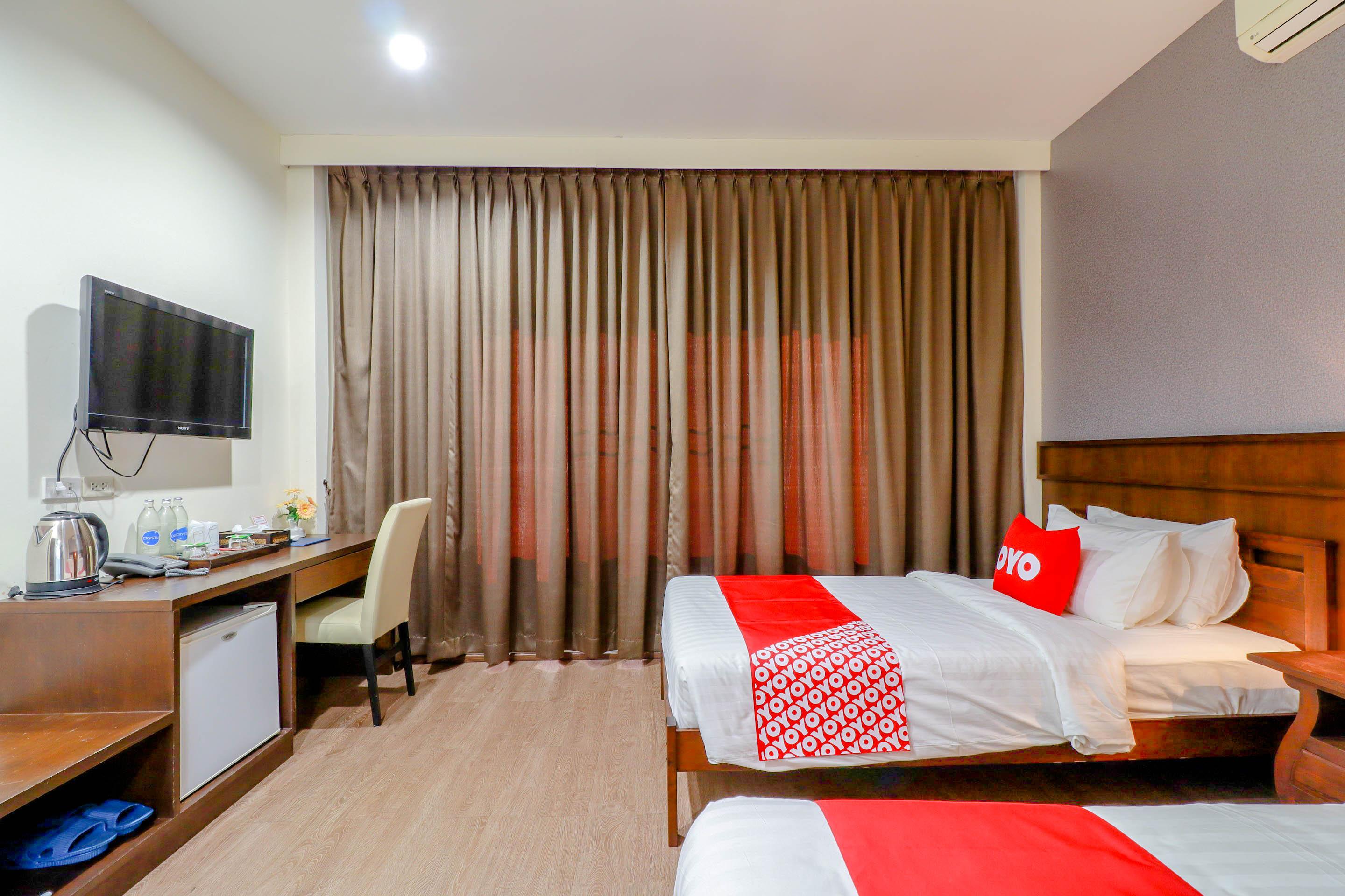 Oyo 557 Tong House 4*