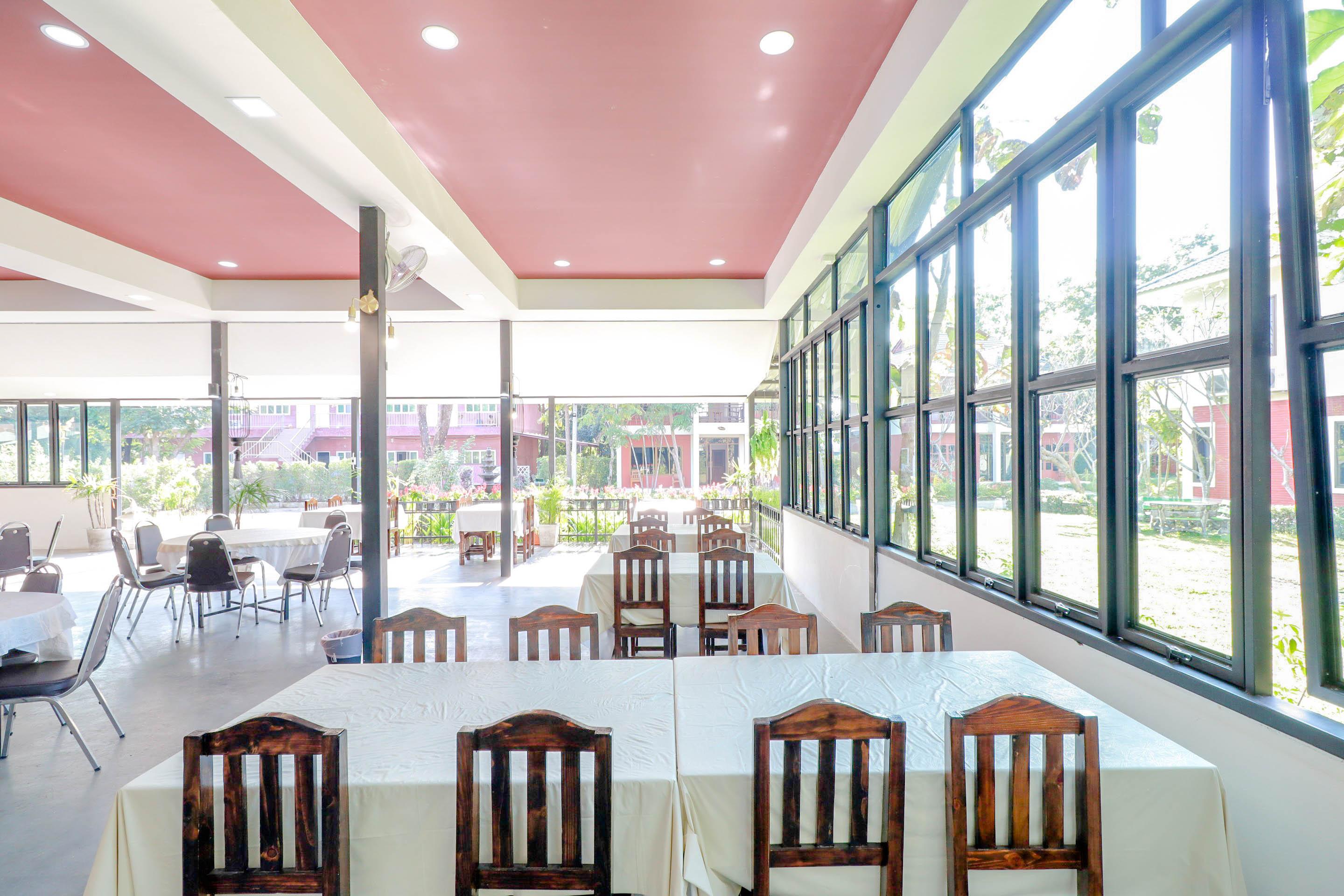 Hotel Oyo 557 Tong House